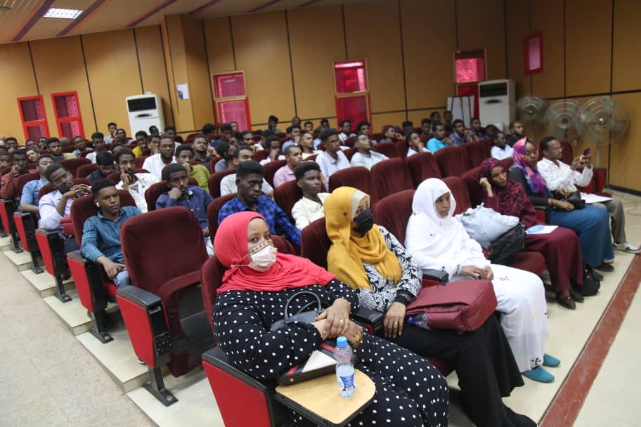 كلية علوم الحاسوب وتقانة المعلومات بجامعة السودان تحتفل بالطلاب الجدد وتكرم المتفوقين
