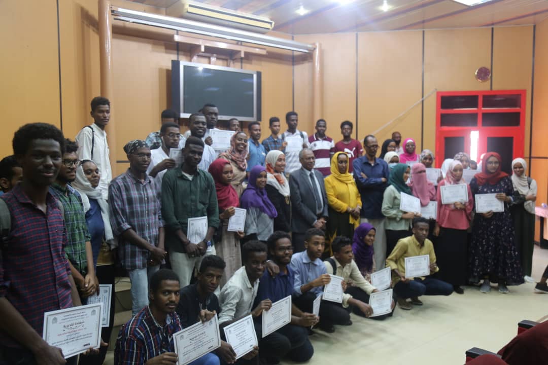 كلية علوم الحاسوب بجامعة السودان تحتفل بالطلاب الجدد وتكرم المتفوقين