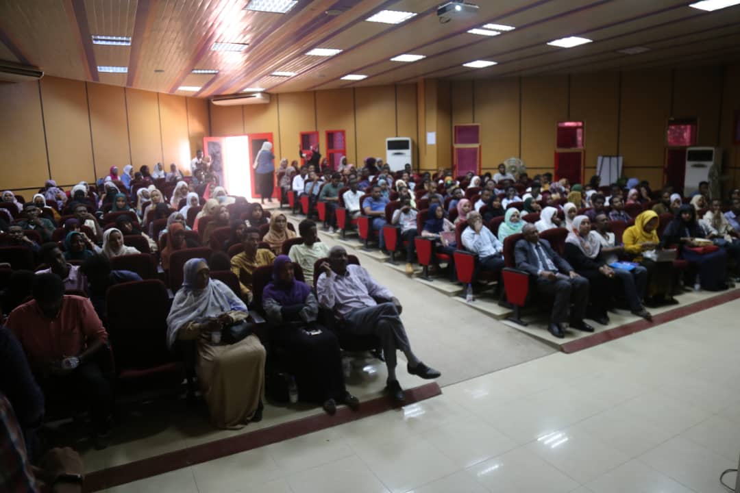 كلية علوم الحاسوب بجامعة السودان تحتفل بالطلاب الجدد وتكرم المتفوقين